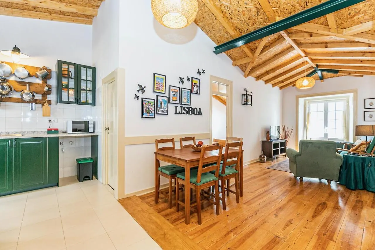 Moderno Apartamento Em Bairro Tipico Lisboeta Lisbon